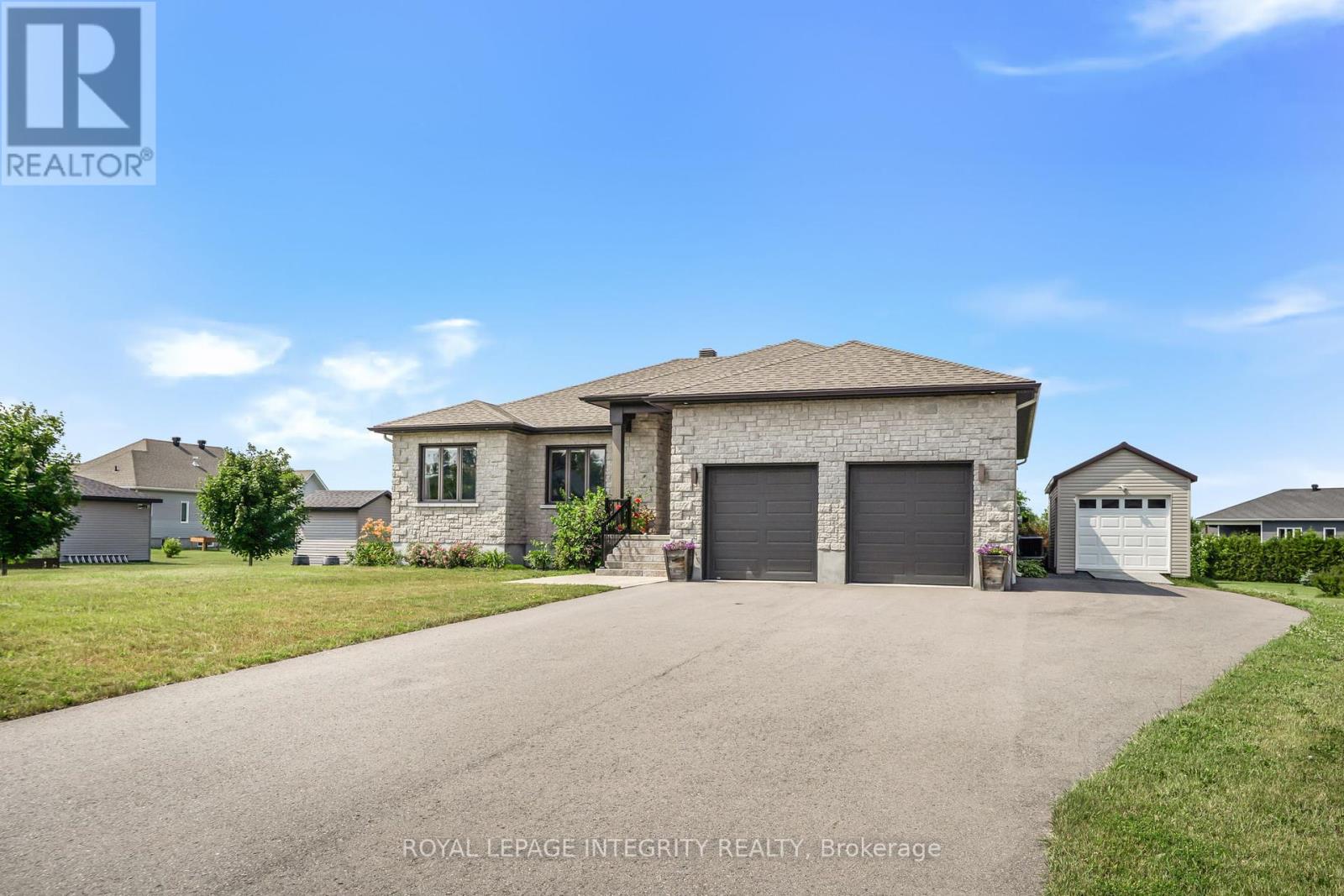 251 Des Violettes Street