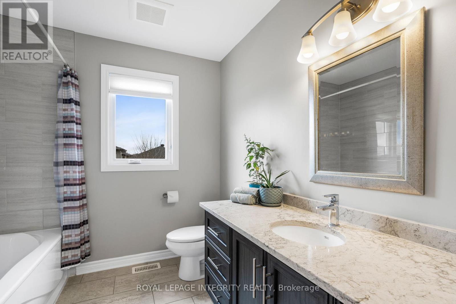 251 Des Violettes Street