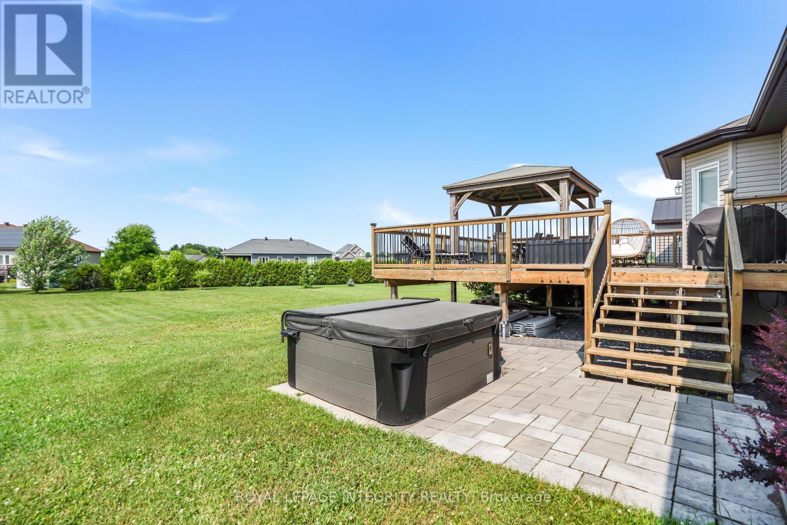 251 Des Violettes Street