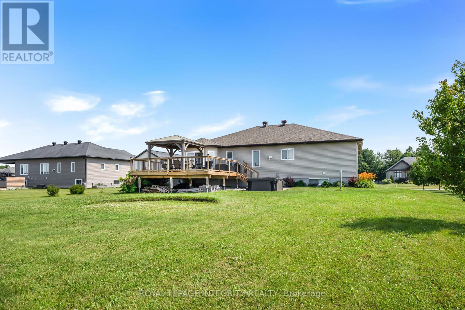 251 Des Violettes Street