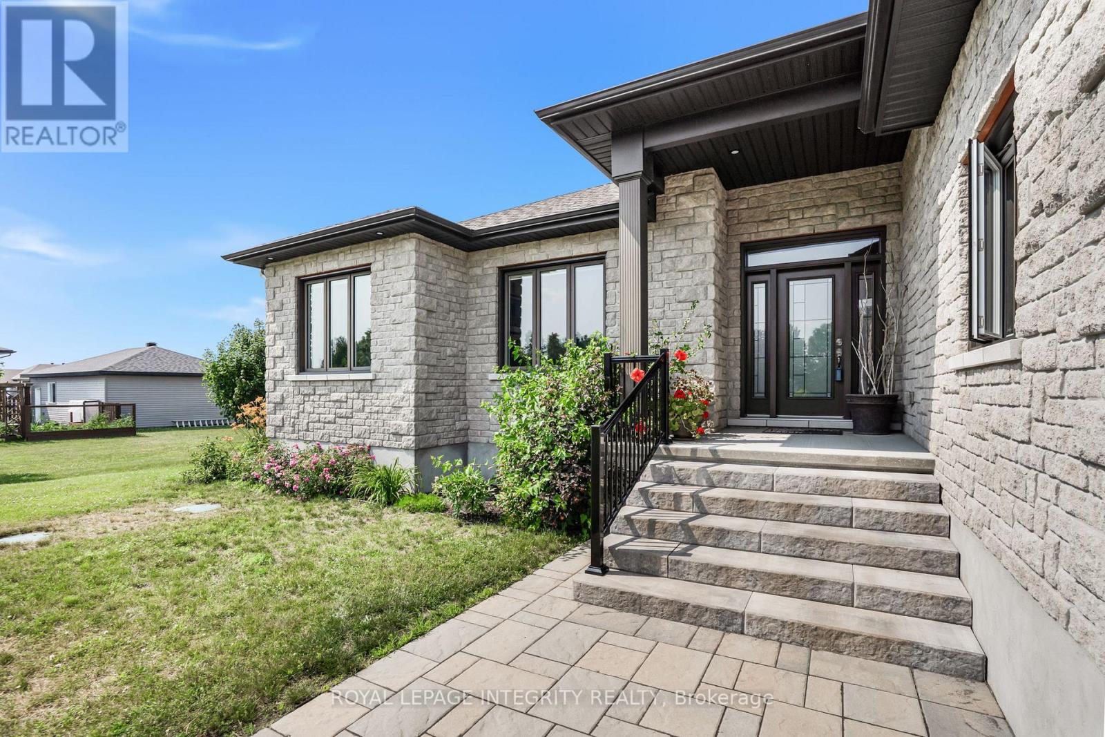 251 Des Violettes Street