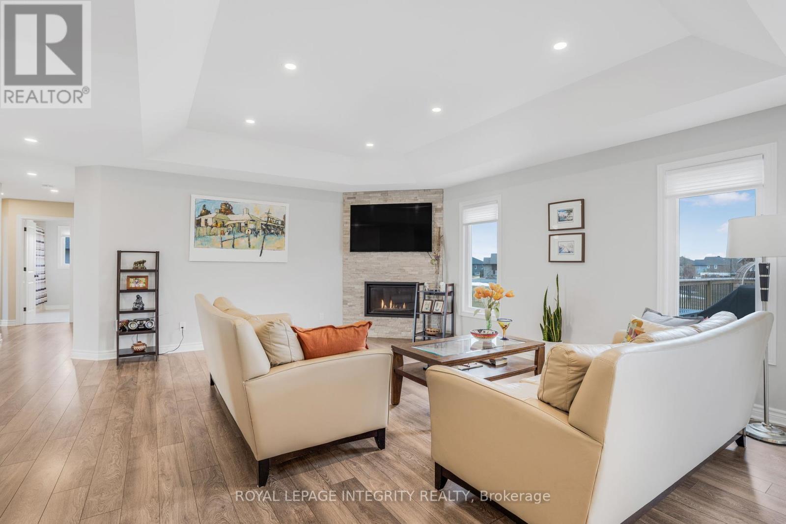 251 Des Violettes Street