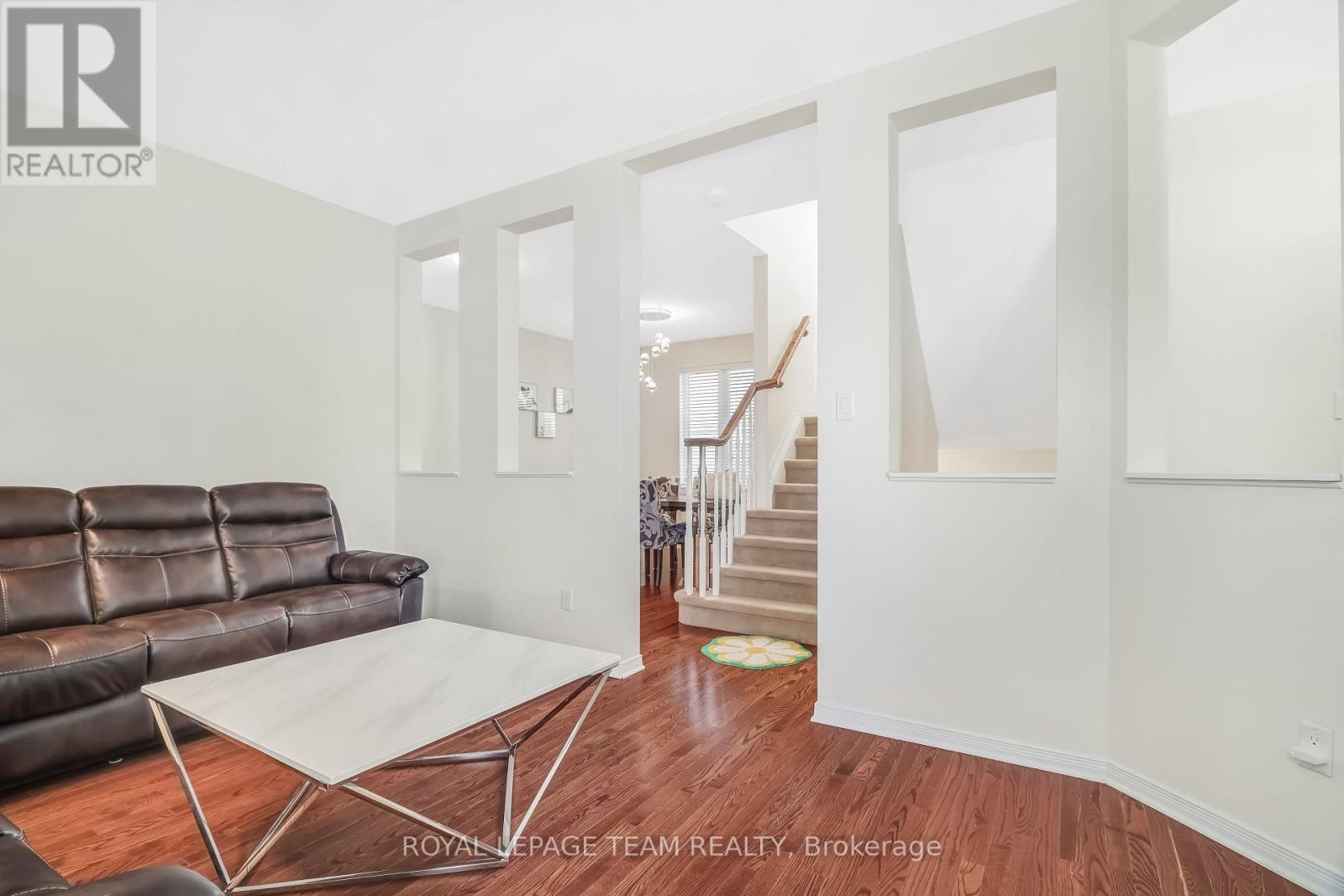 204 Applecross Crescent