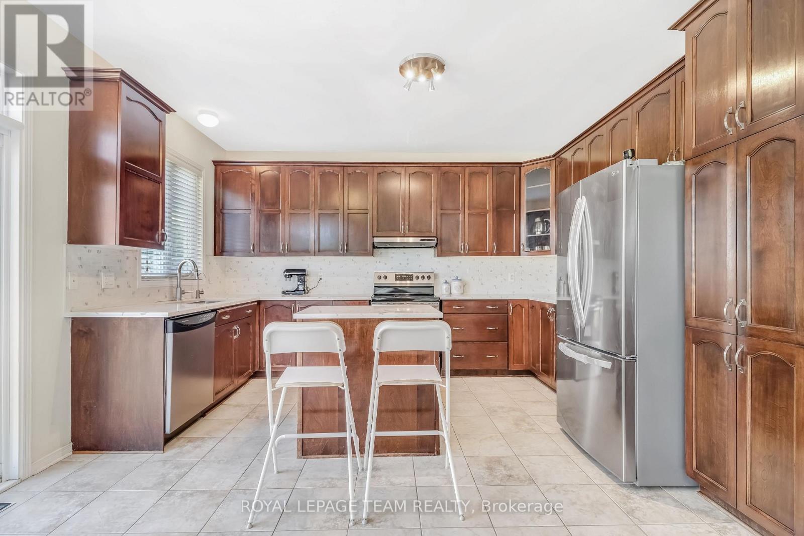 204 Applecross Crescent