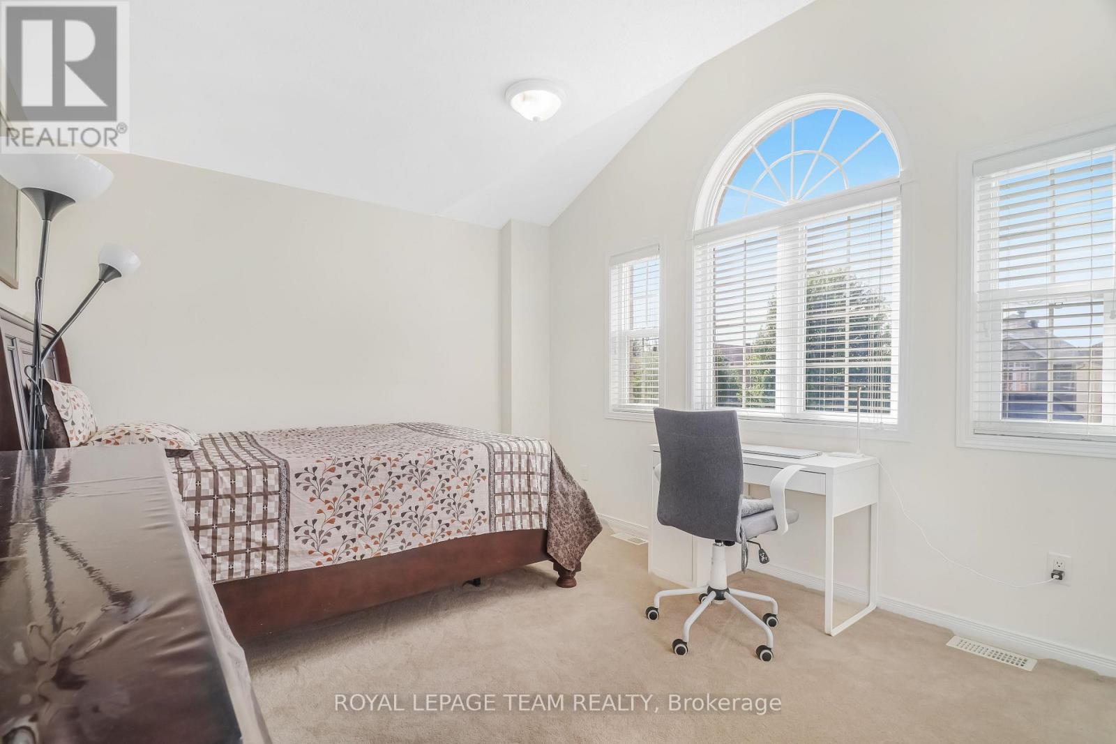 204 Applecross Crescent