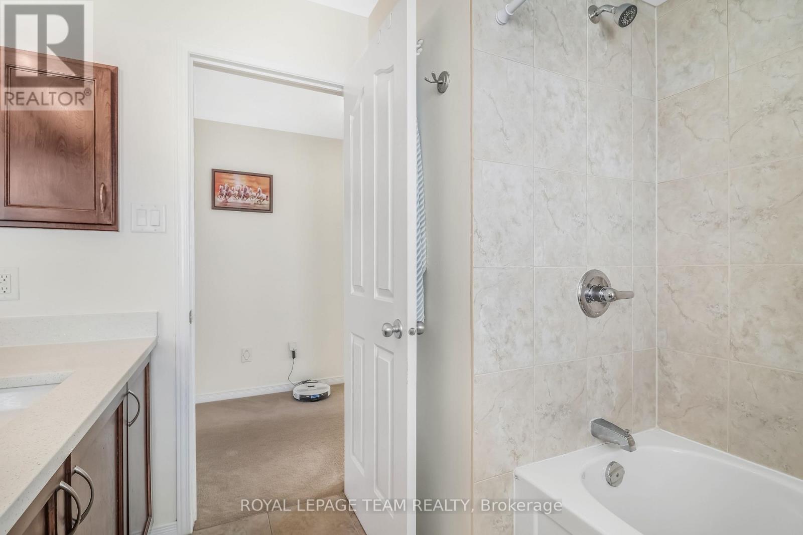 204 Applecross Crescent