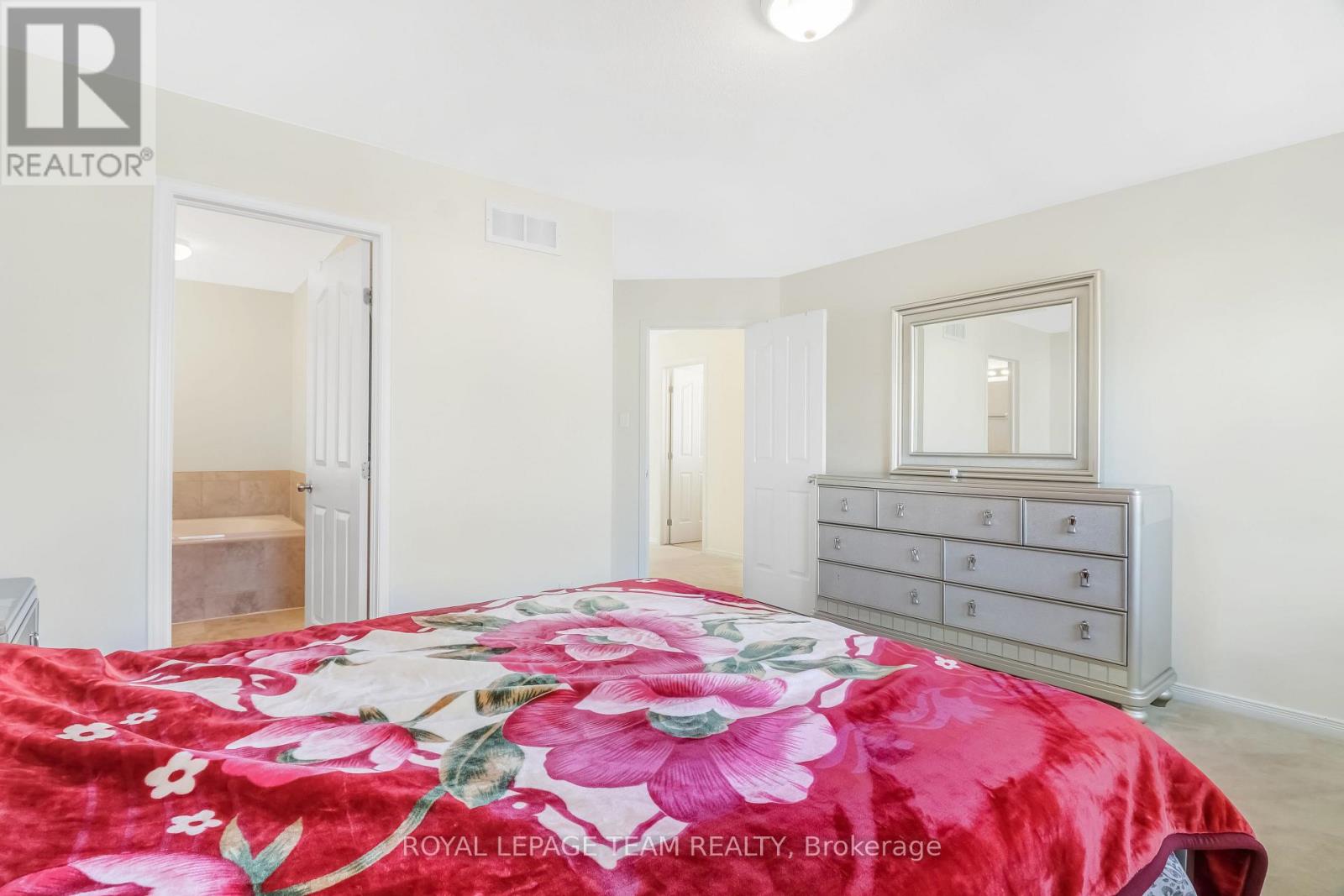 204 Applecross Crescent