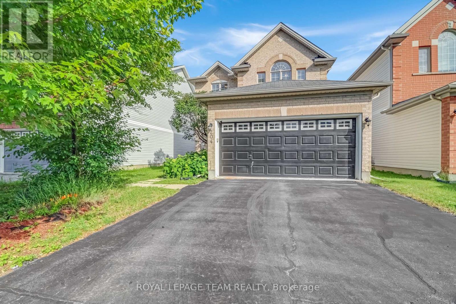 204 Applecross Crescent