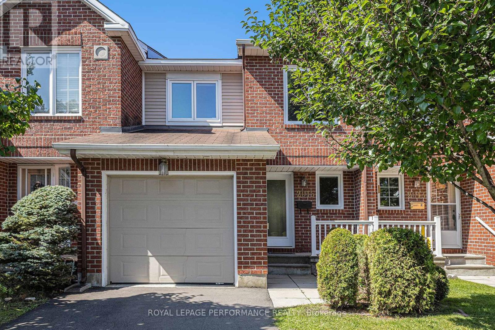2015 Summerfields Crescent