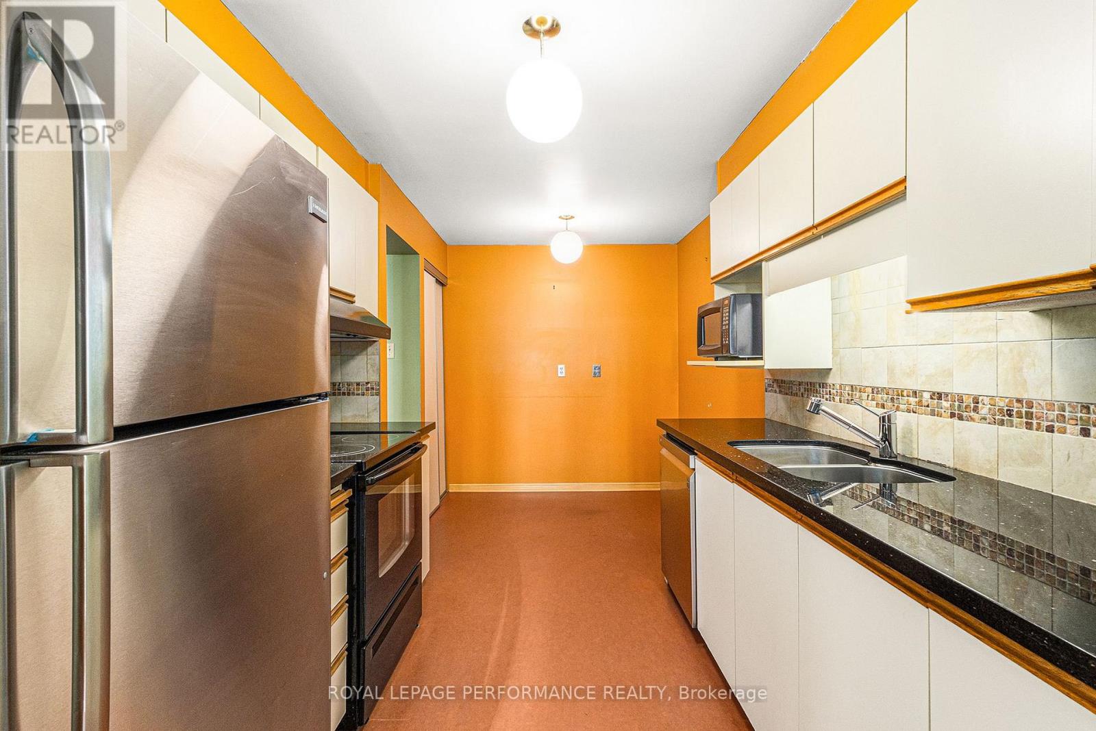 2015 Summerfields Crescent