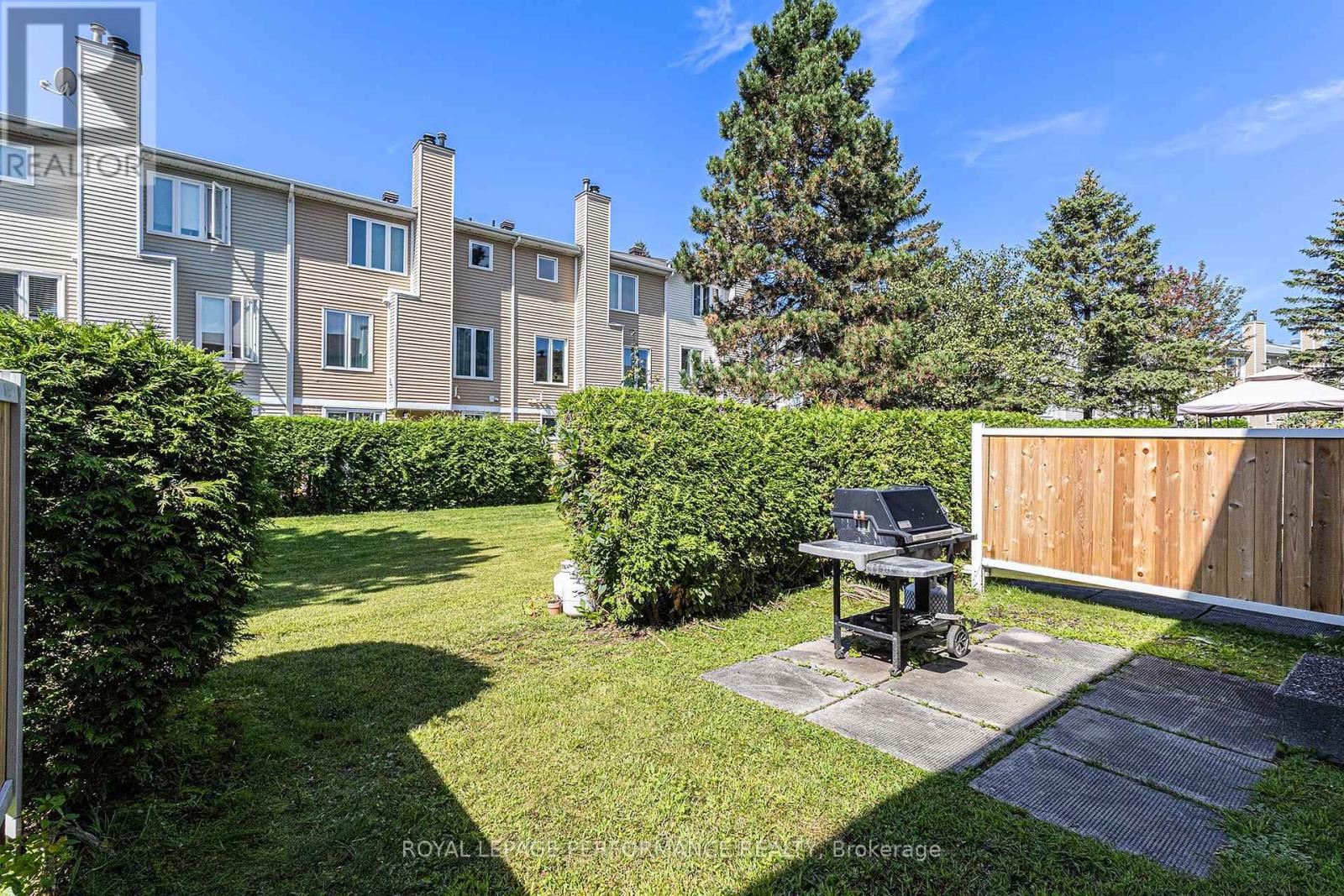 2015 Summerfields Crescent