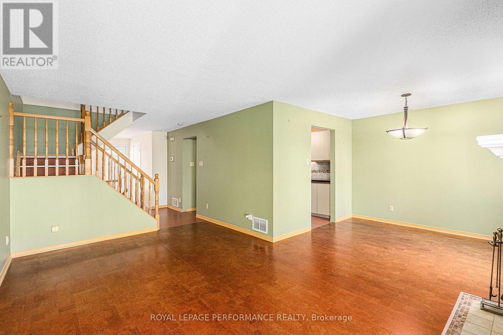 2015 Summerfields Crescent