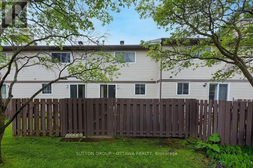 1951 Greenvale Lane