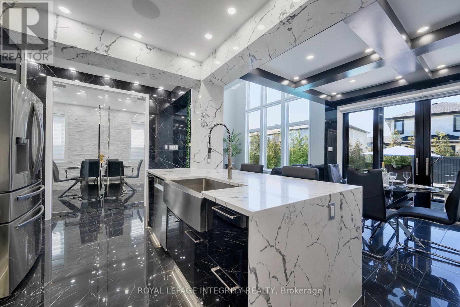 232 Condado Crescent