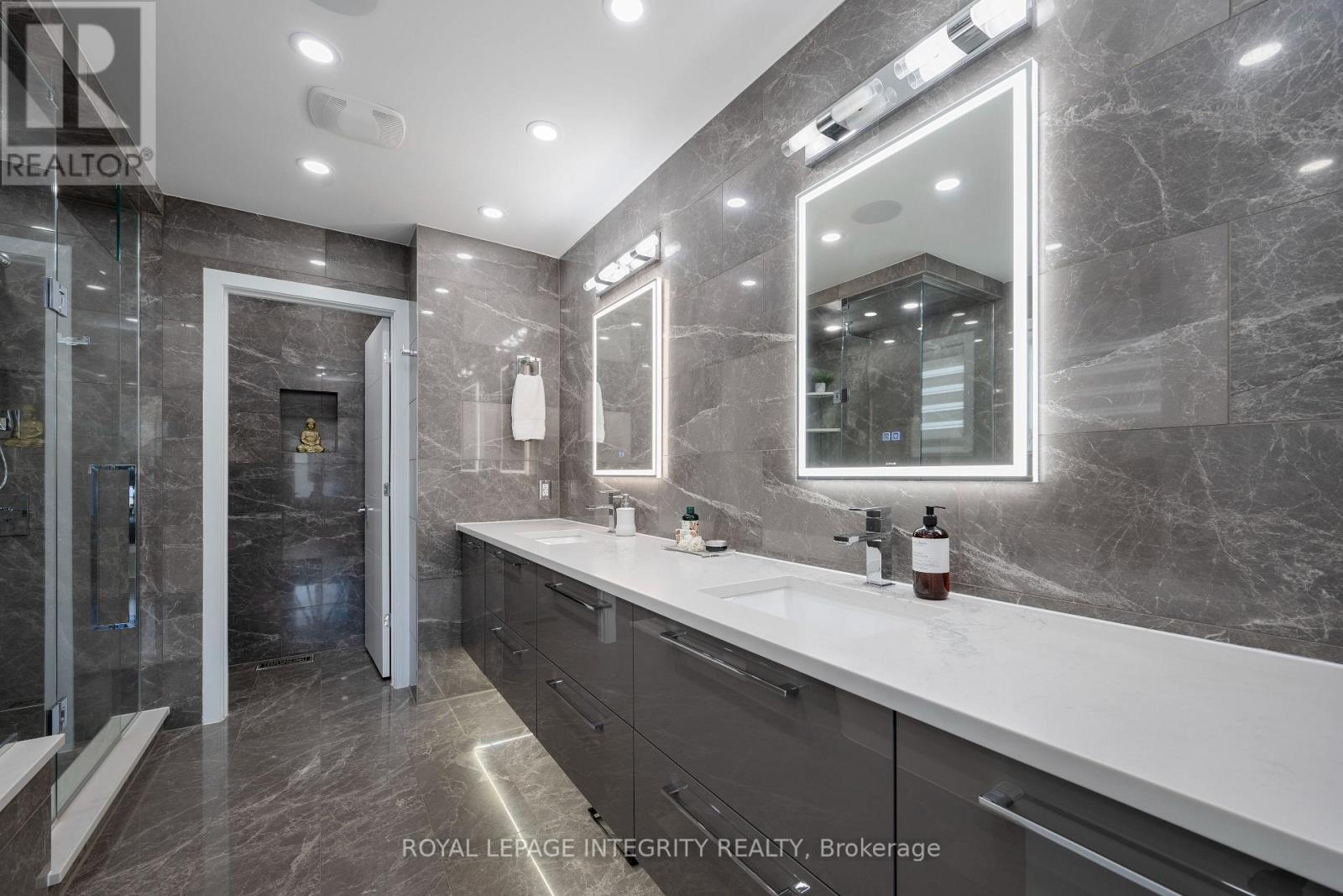 232 Condado Crescent