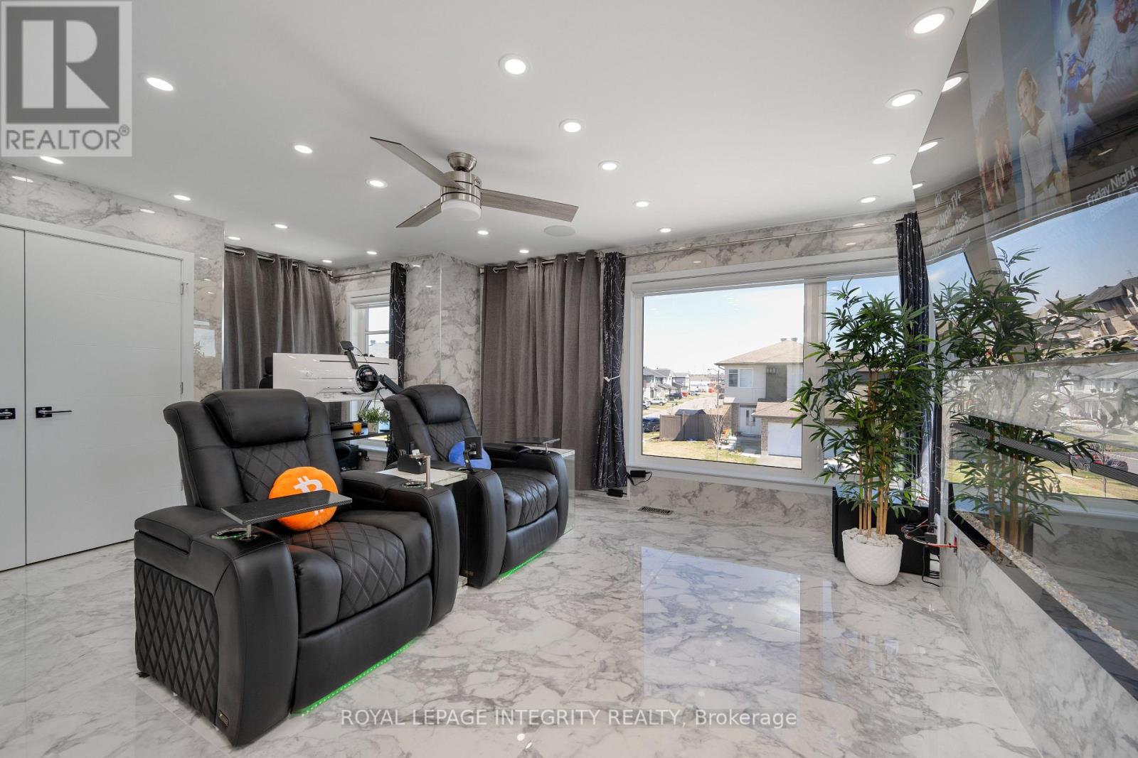 232 Condado Crescent