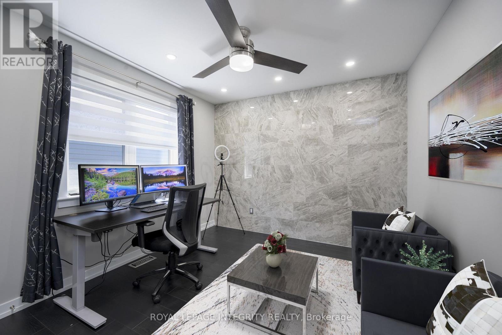 232 Condado Crescent