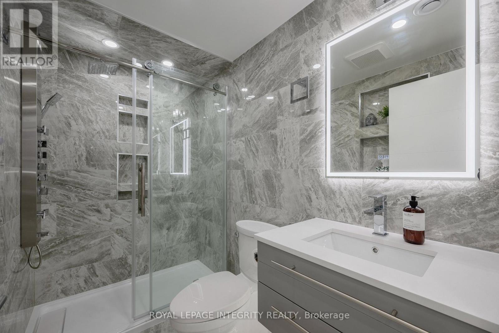 232 Condado Crescent