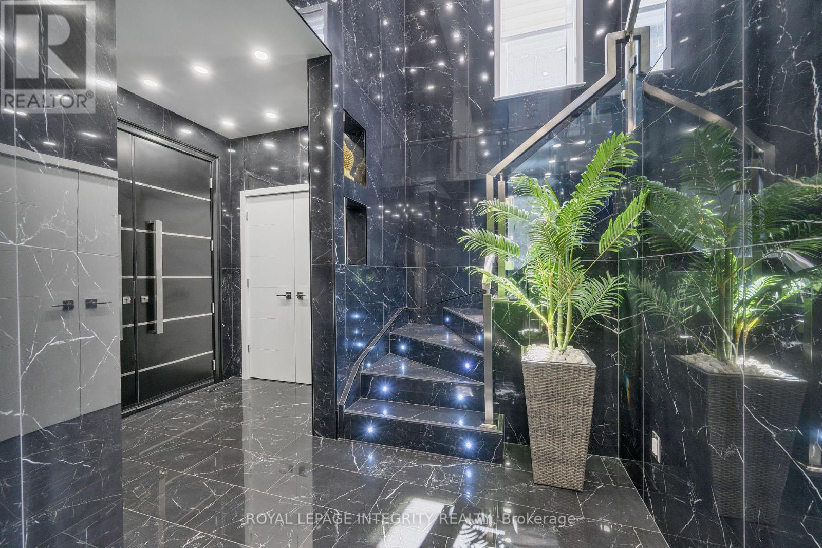 232 Condado Crescent