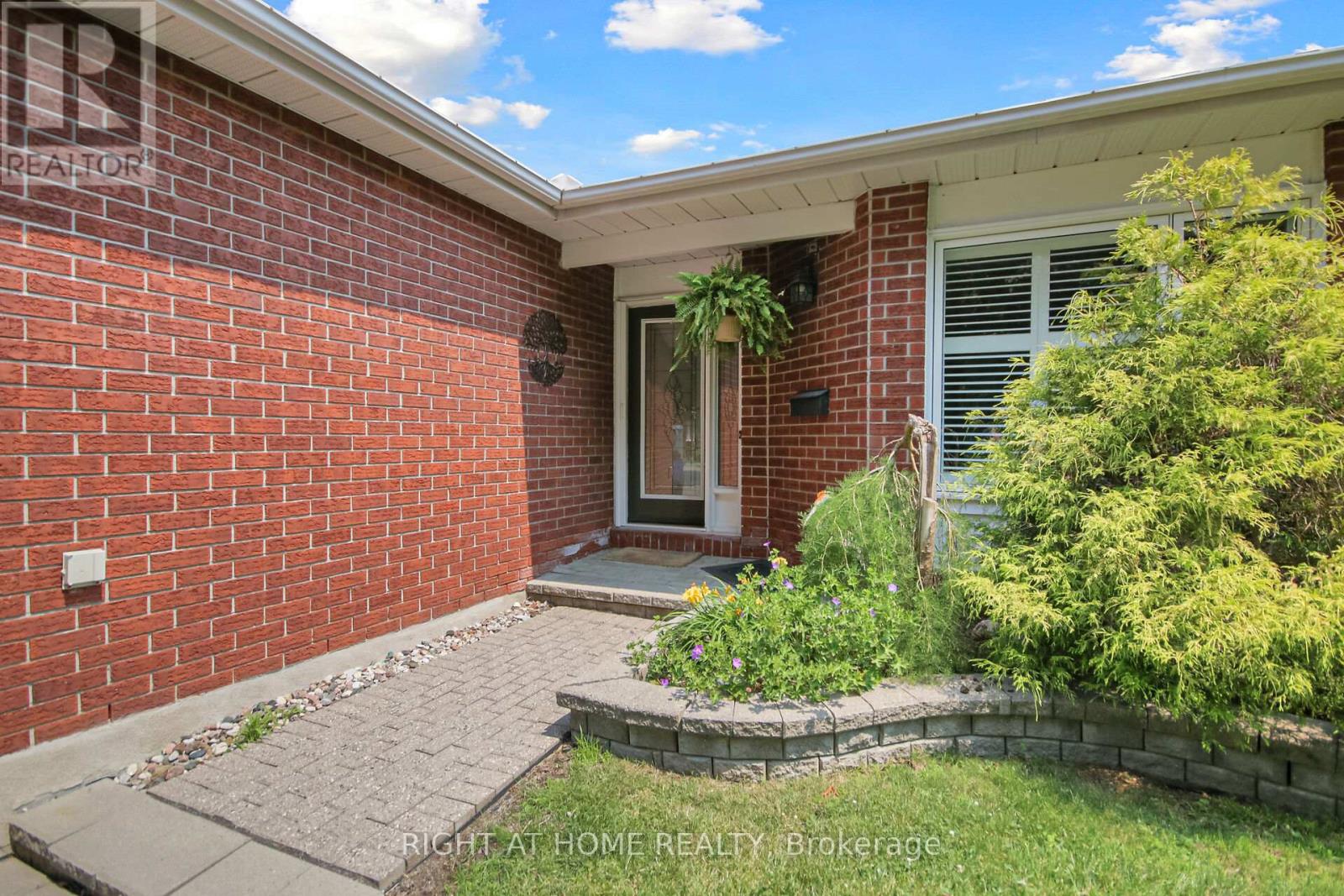 101 Darlington Private