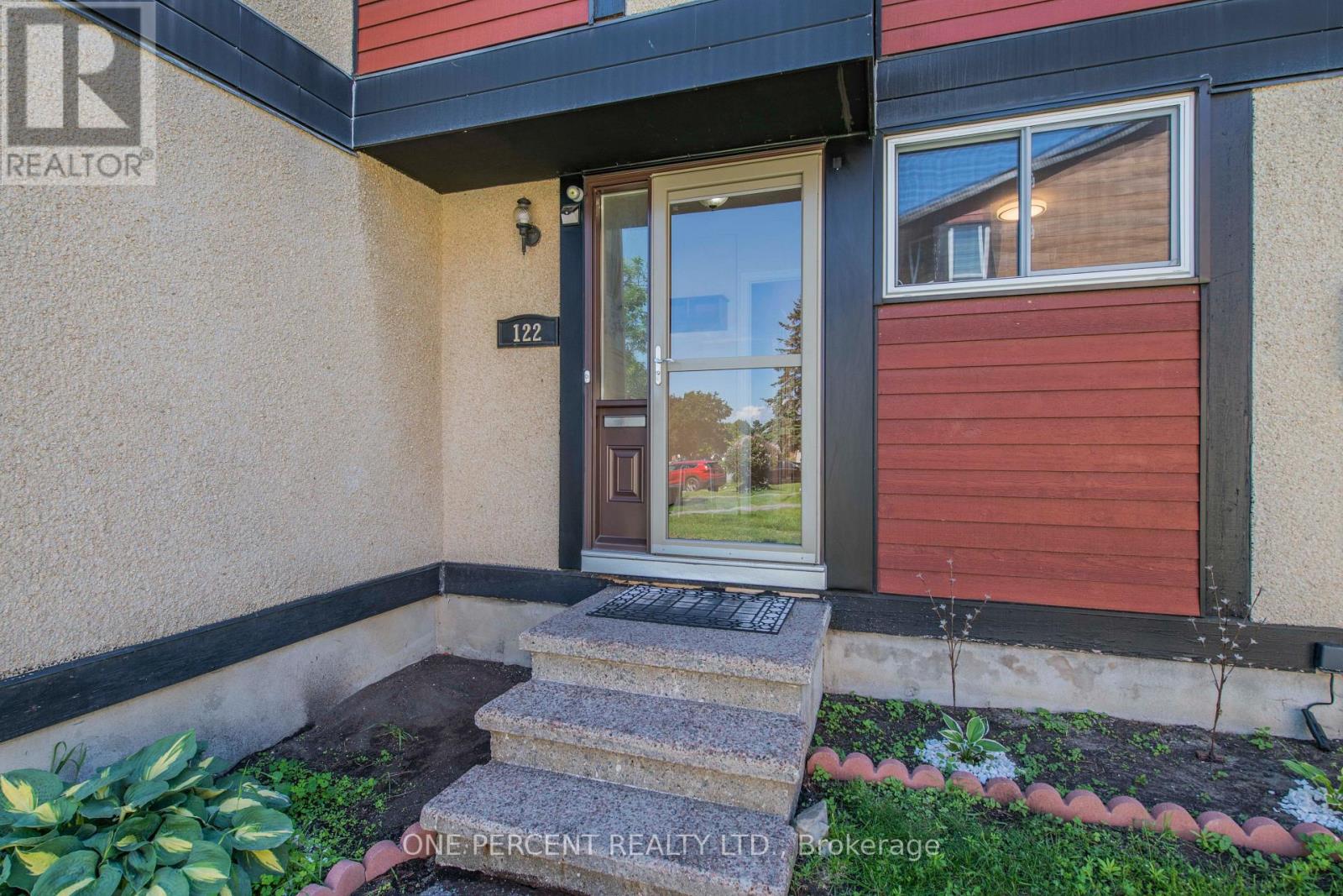 122 Mcclintock Way