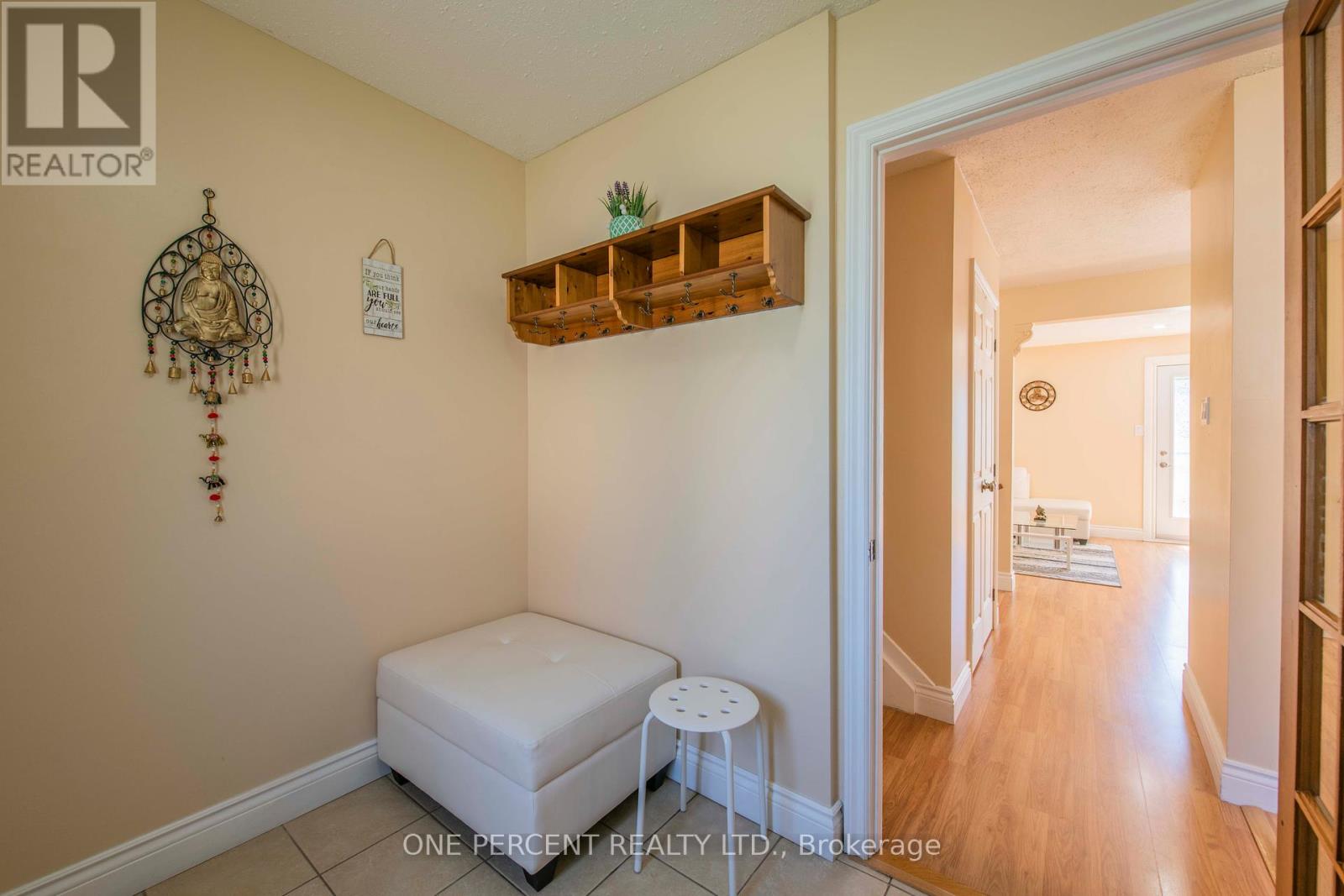 122 Mcclintock Way