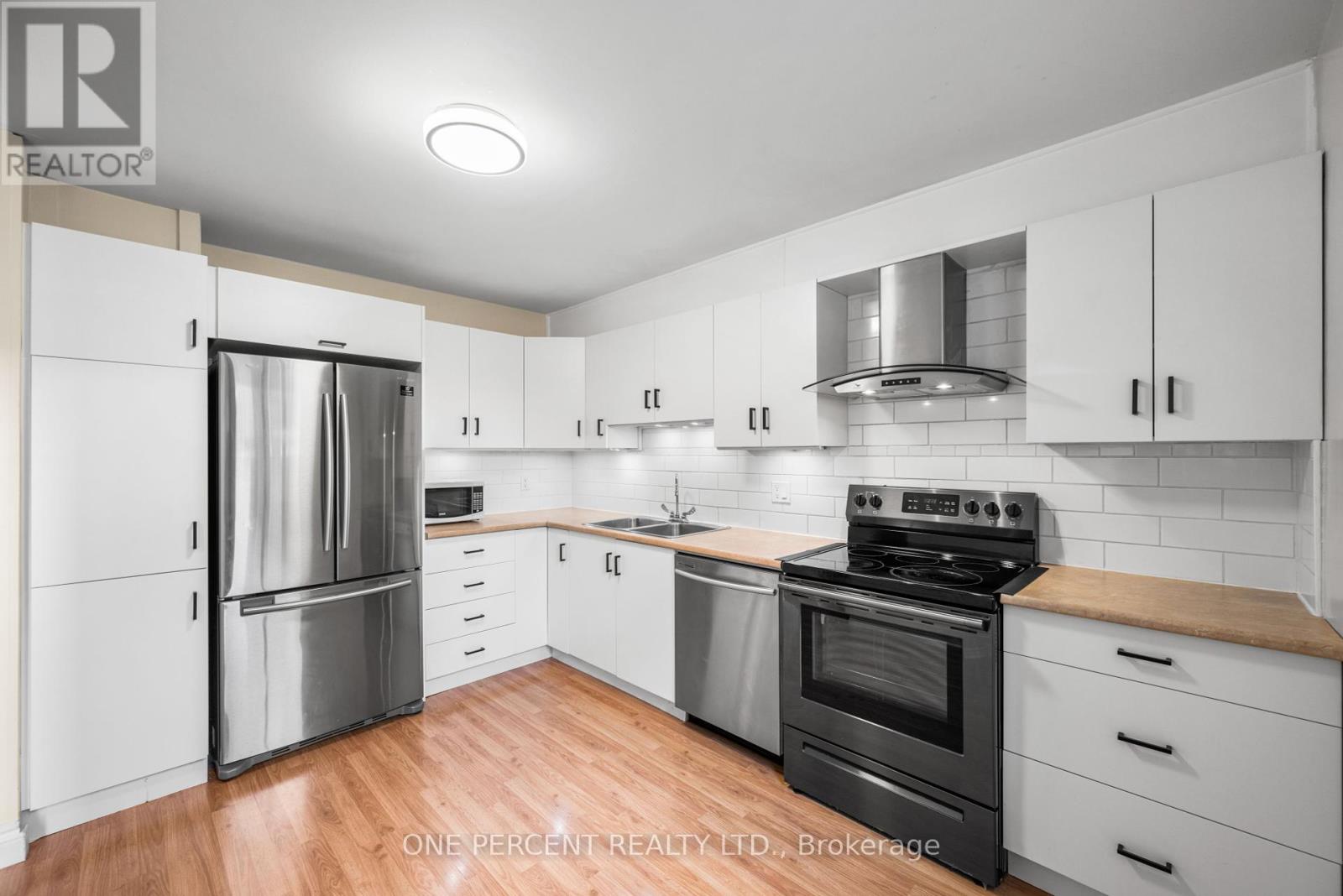 122 Mcclintock Way