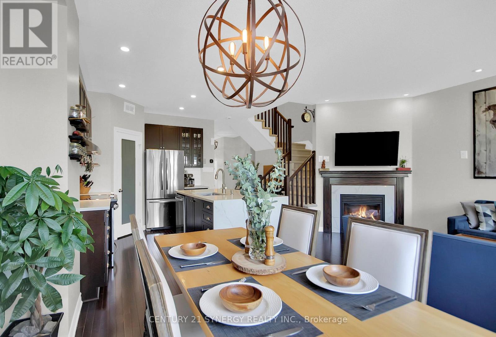 251 Mojave Crescent