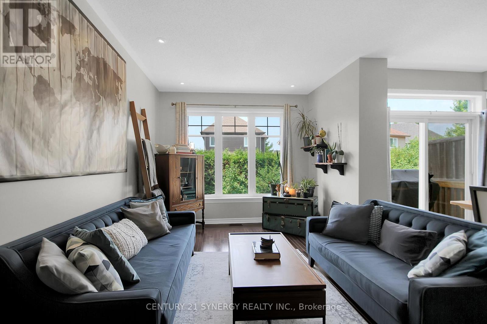 251 Mojave Crescent