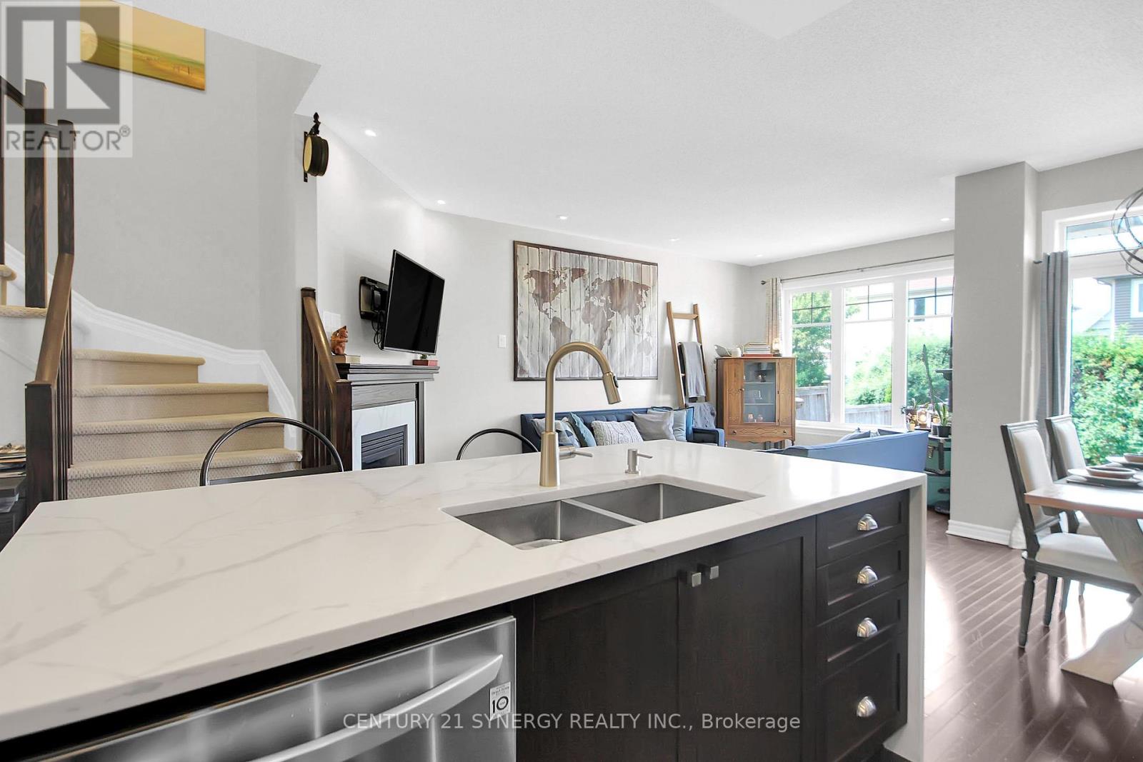251 Mojave Crescent