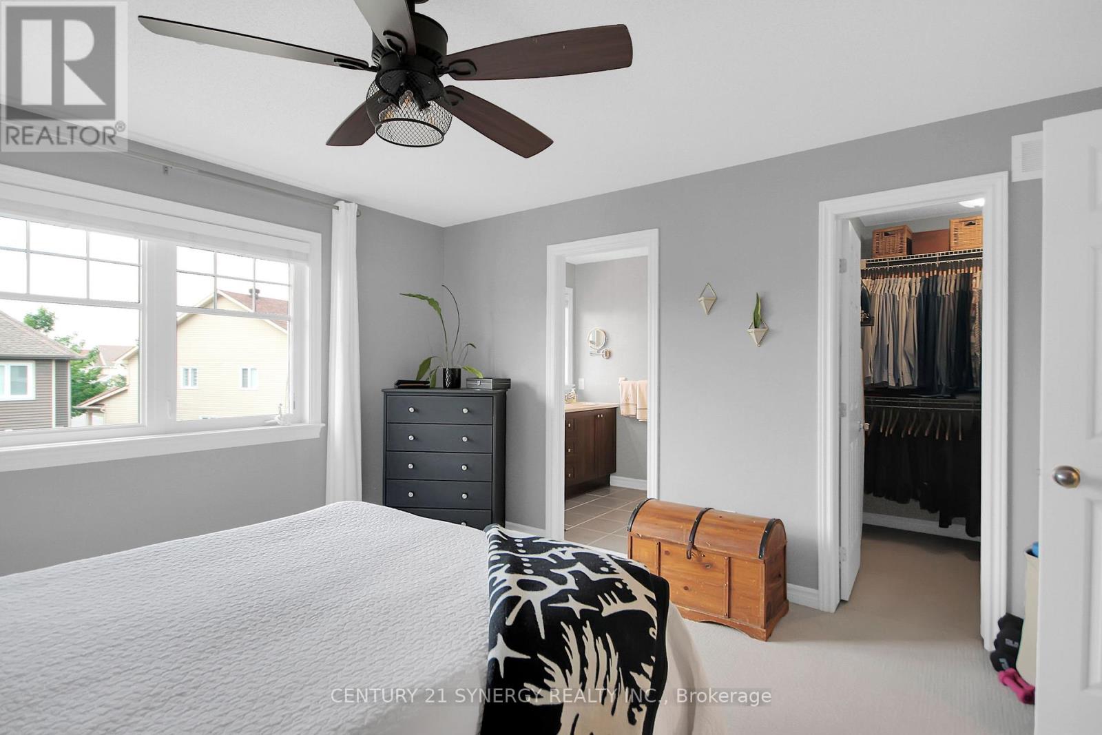 251 Mojave Crescent