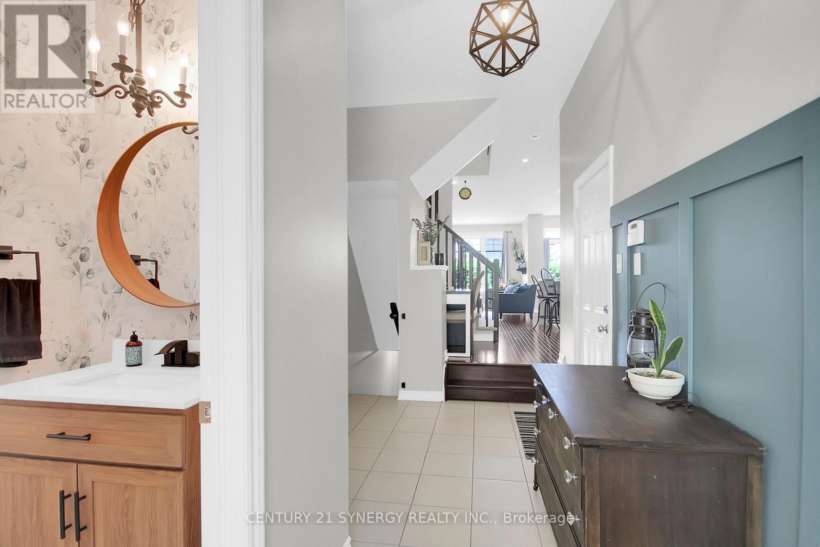 251 Mojave Crescent