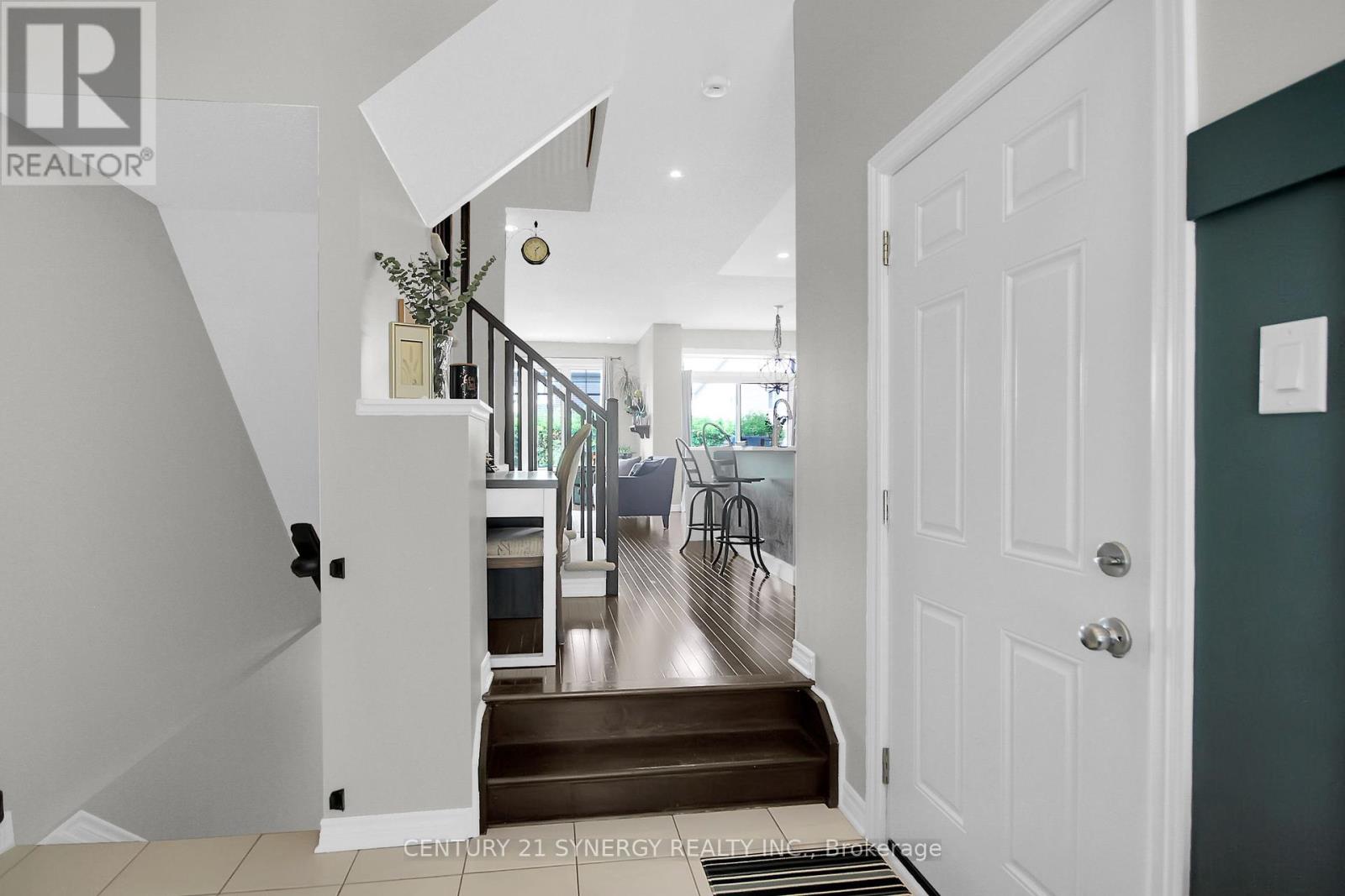 251 Mojave Crescent