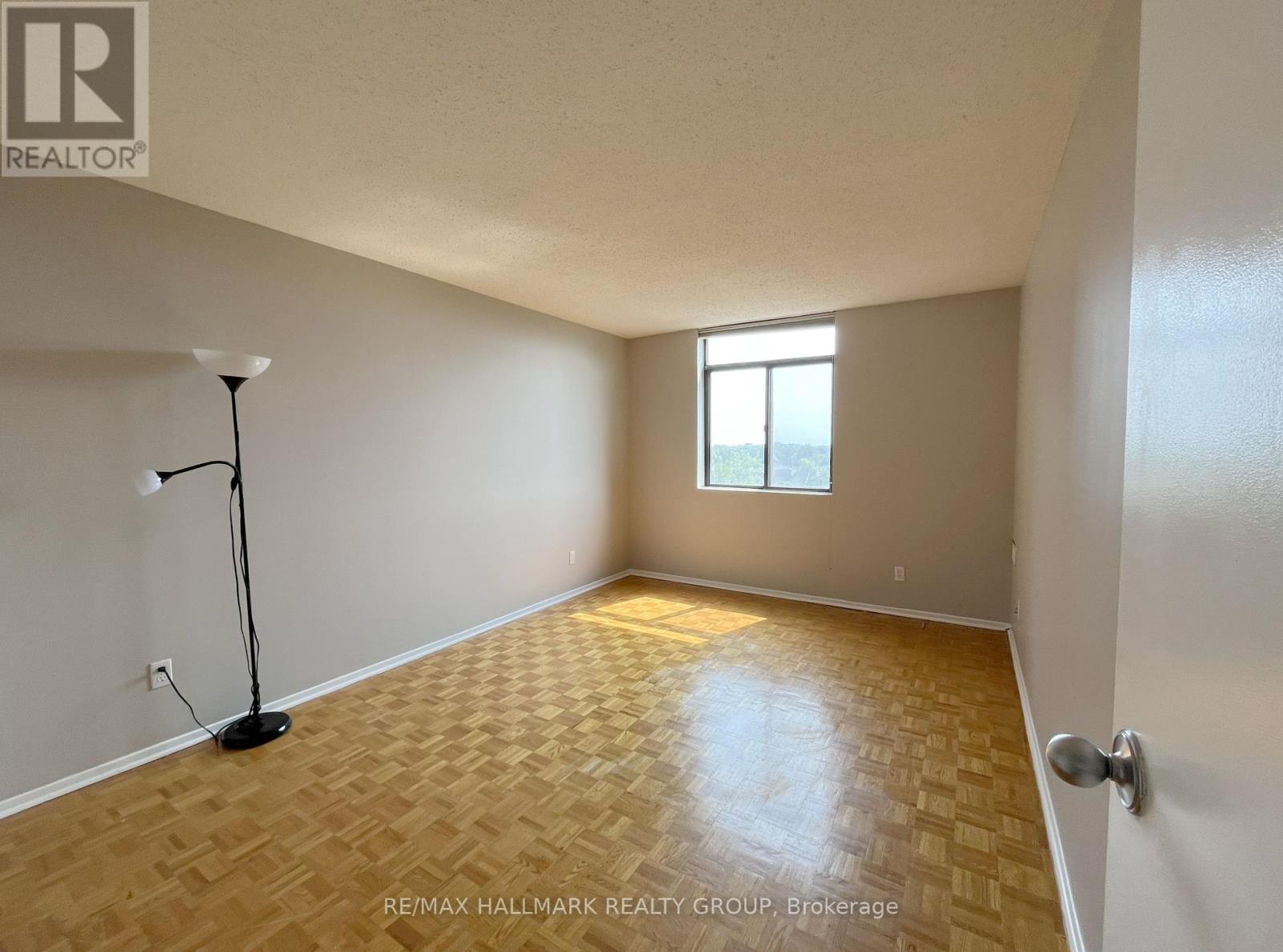 1210 - 2871 Richmond Road