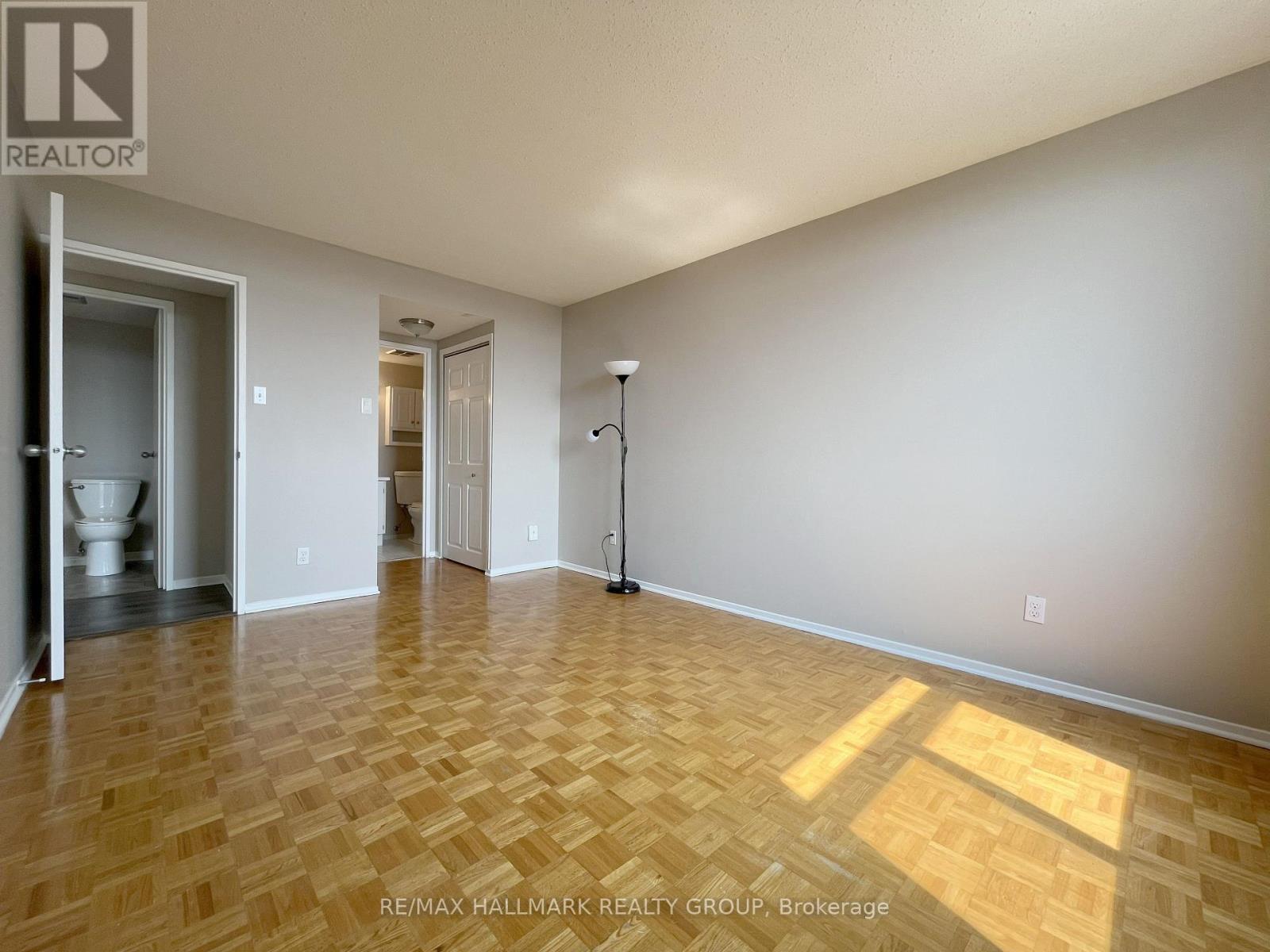 1210 - 2871 Richmond Road