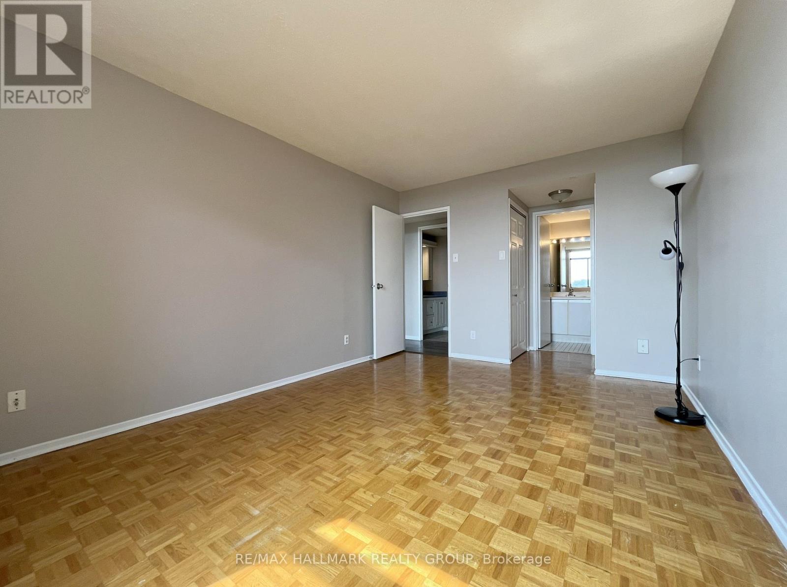 1210 - 2871 Richmond Road