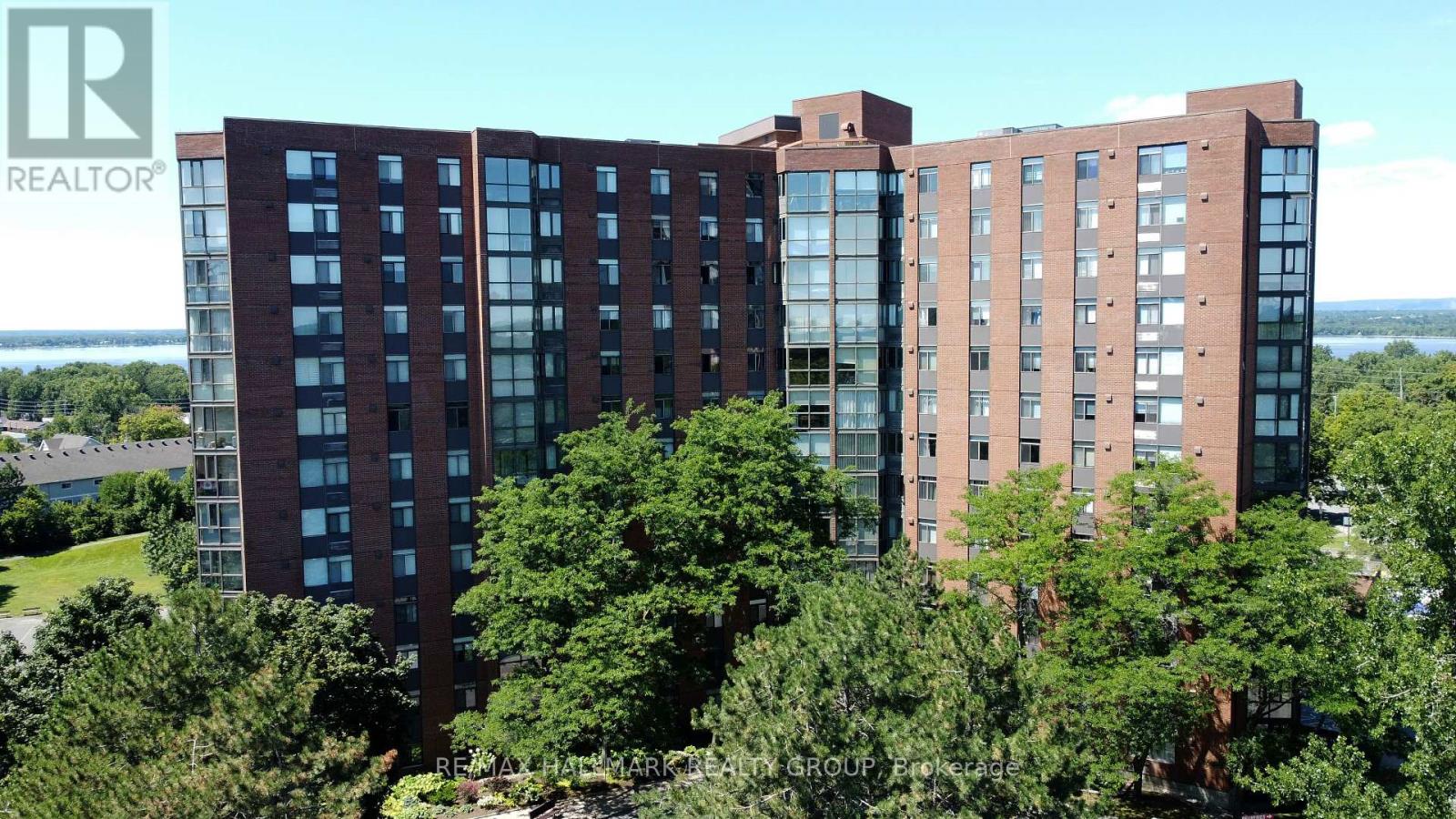 1210 - 2871 Richmond Road