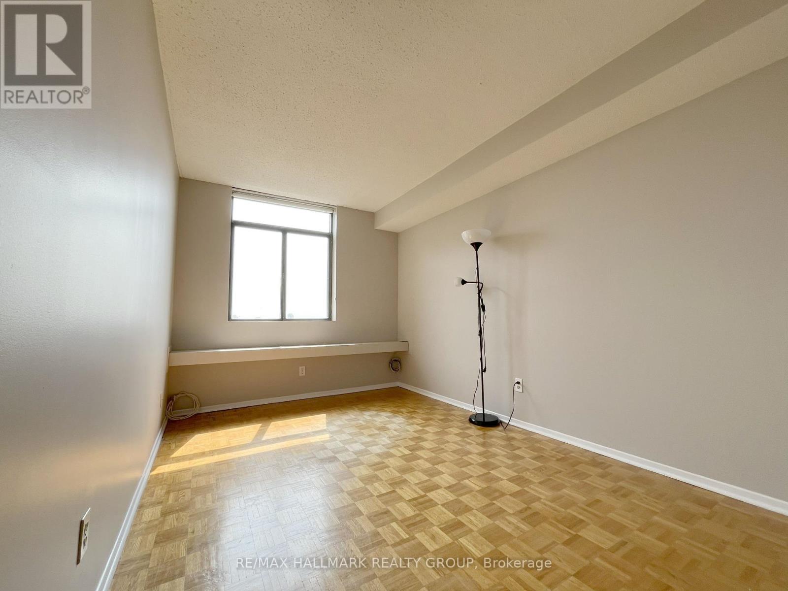 1210 - 2871 Richmond Road