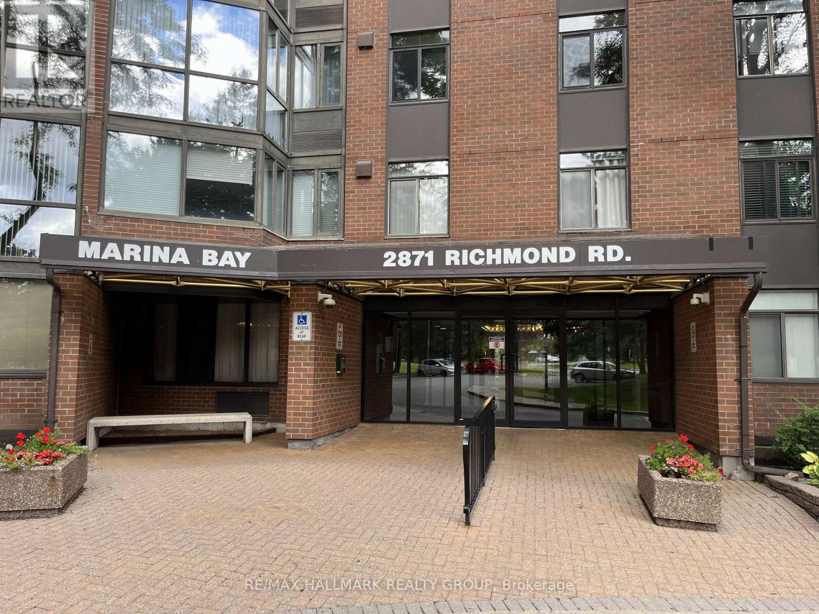 1210 - 2871 Richmond Road