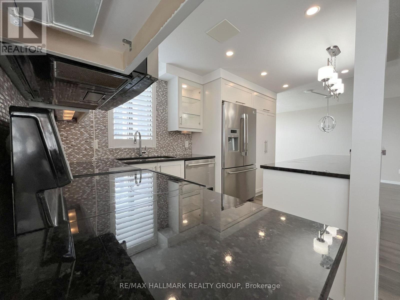 1210 - 2871 Richmond Road