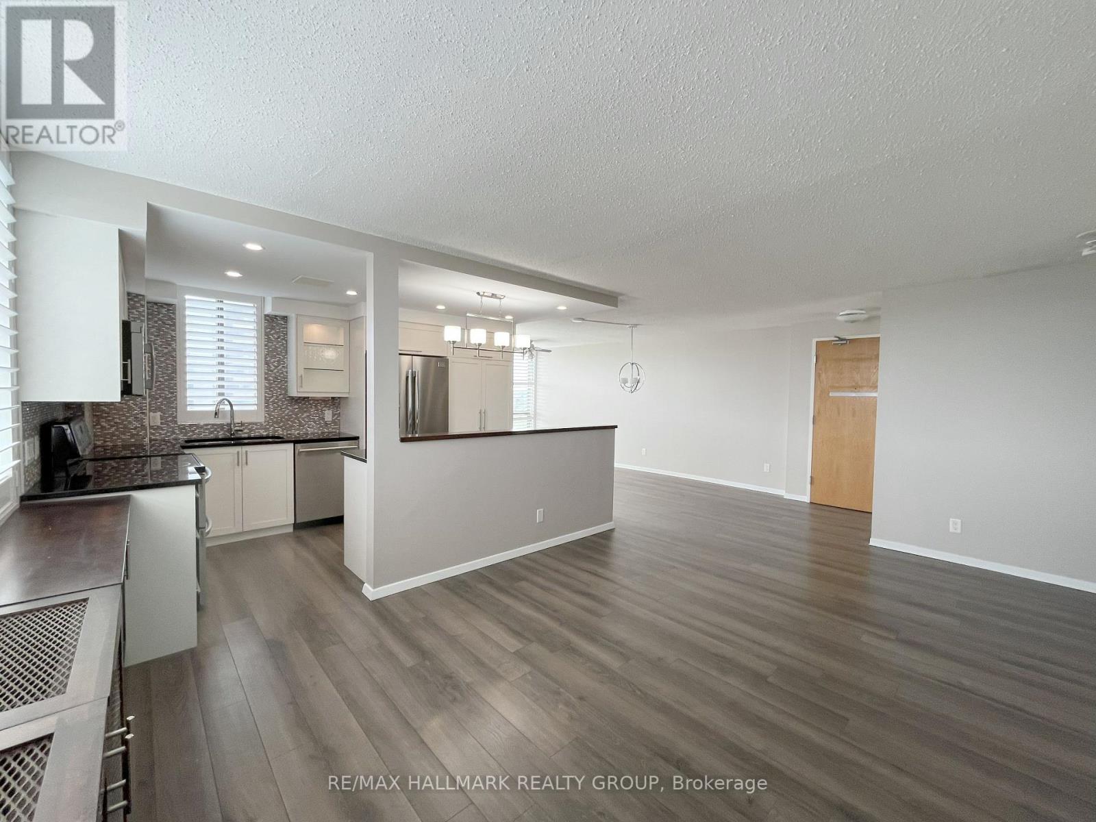 1210 - 2871 Richmond Road