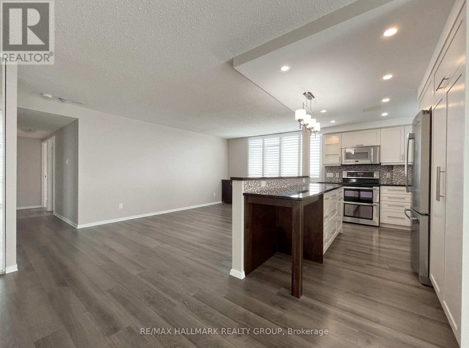 1210 - 2871 Richmond Road