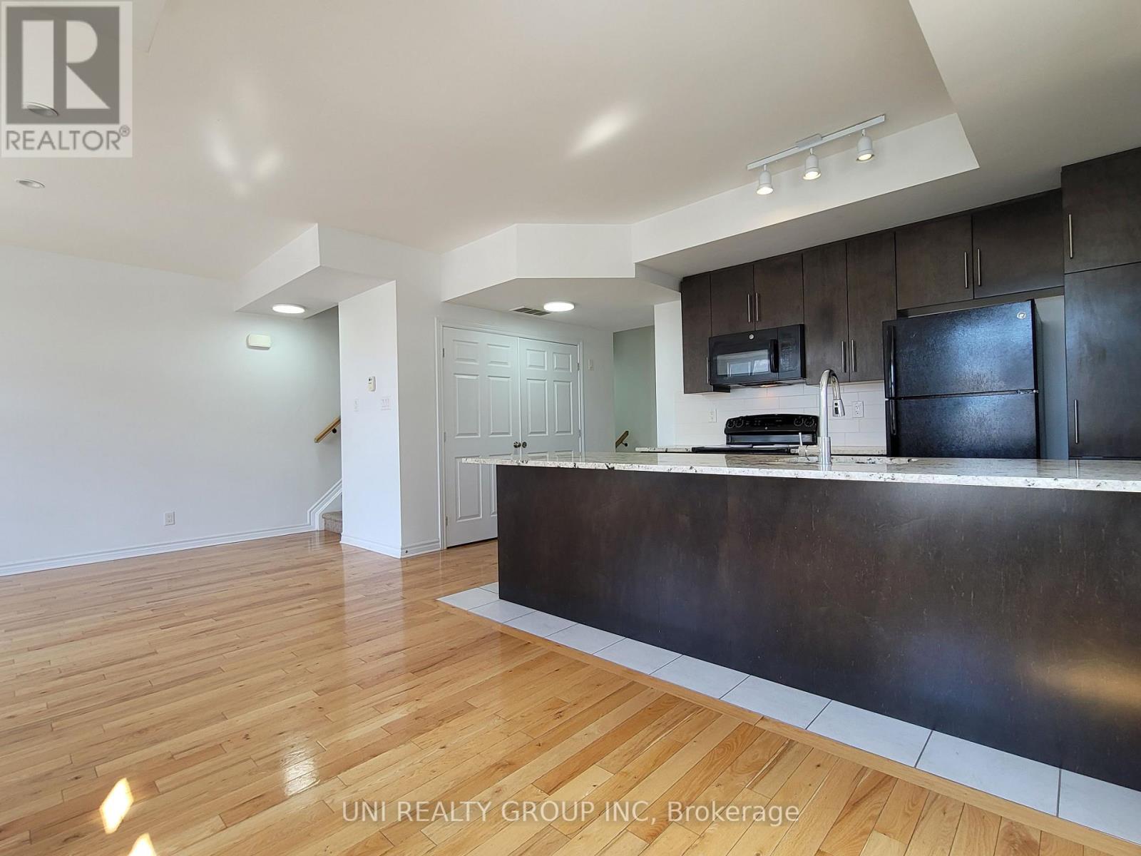 298c Everest Private