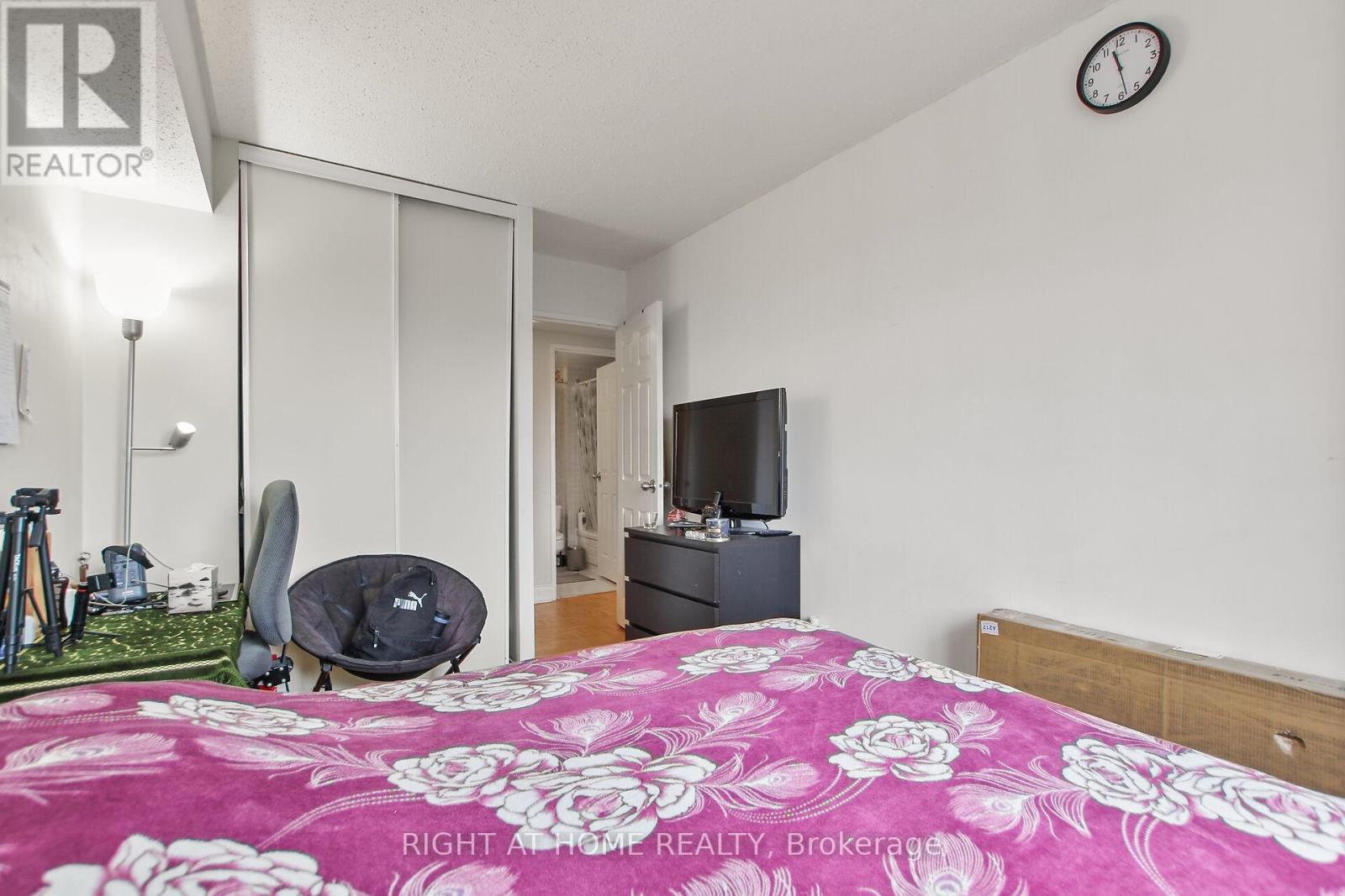 1213 - 2871 Richmond Road W