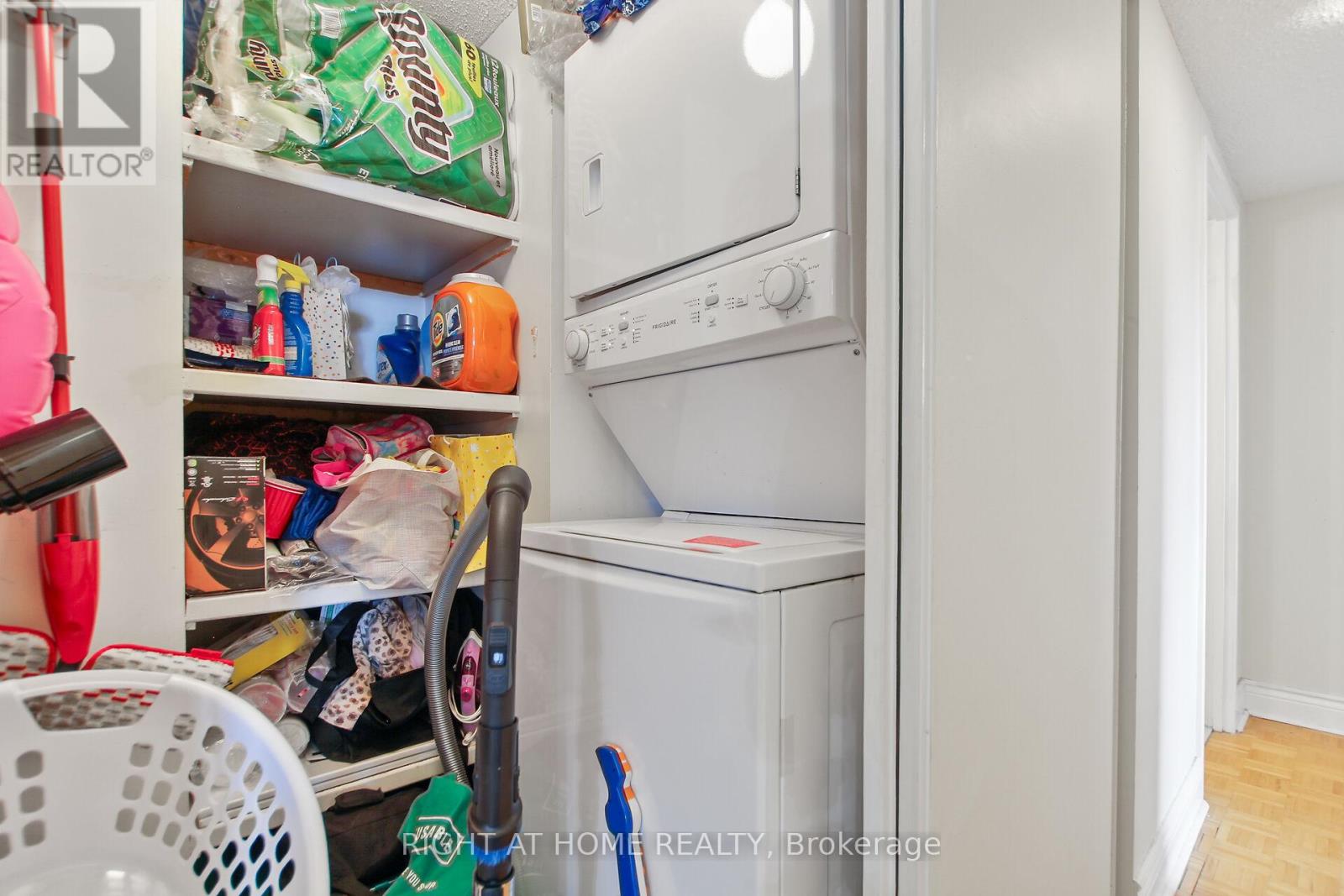 1213 - 2871 Richmond Road W