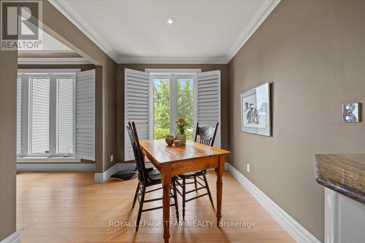 14 - 27 Forsyth Lane