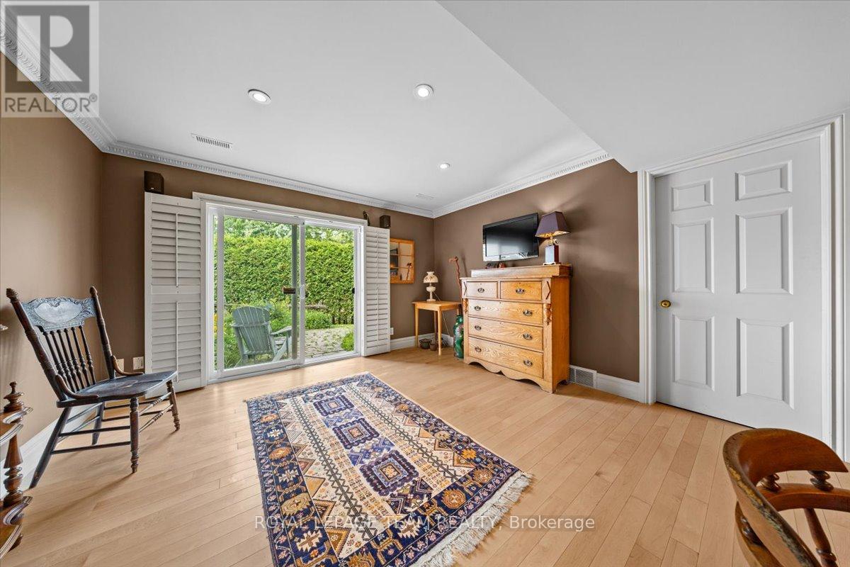 14 - 27 Forsyth Lane