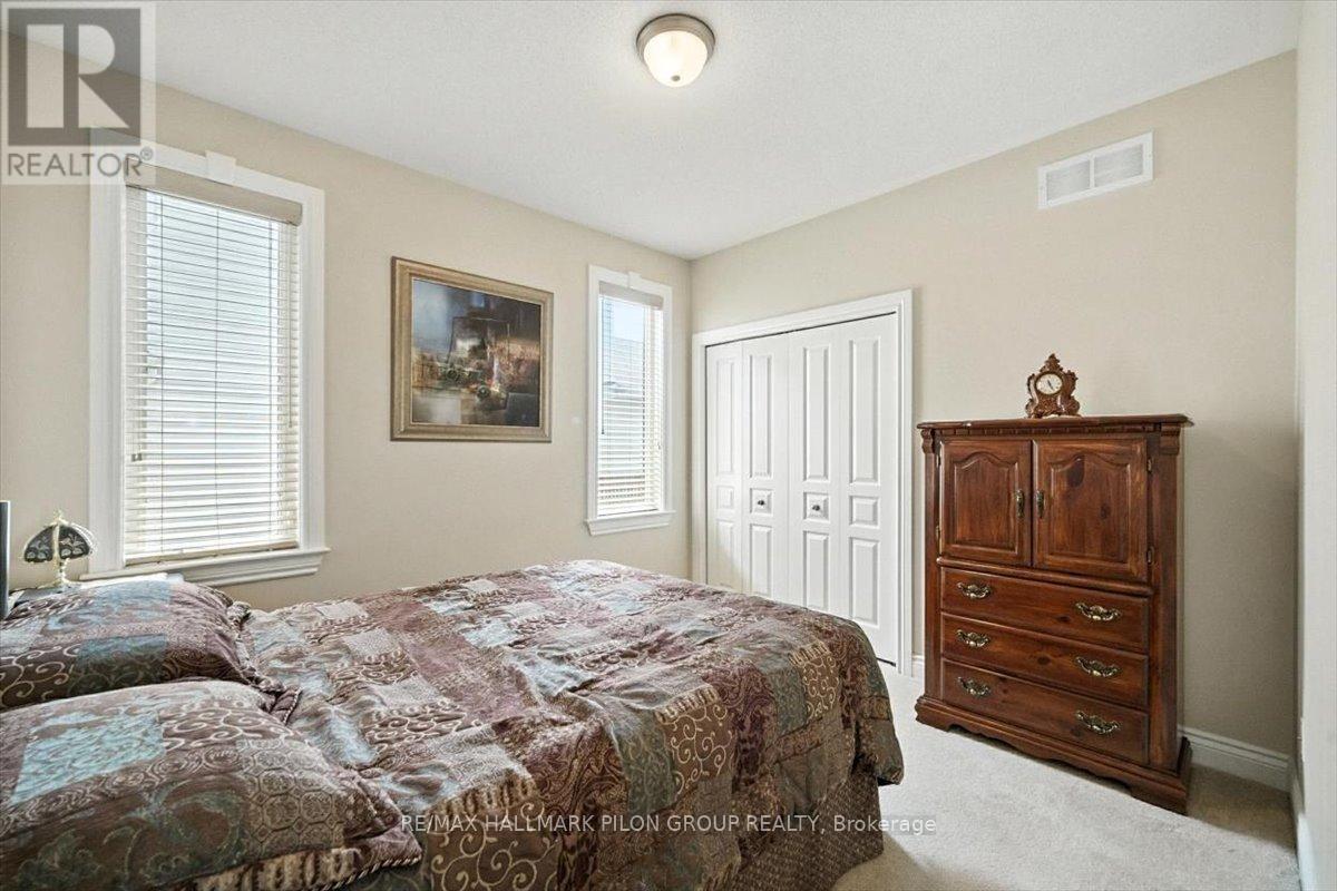 128 Topaze Crescent