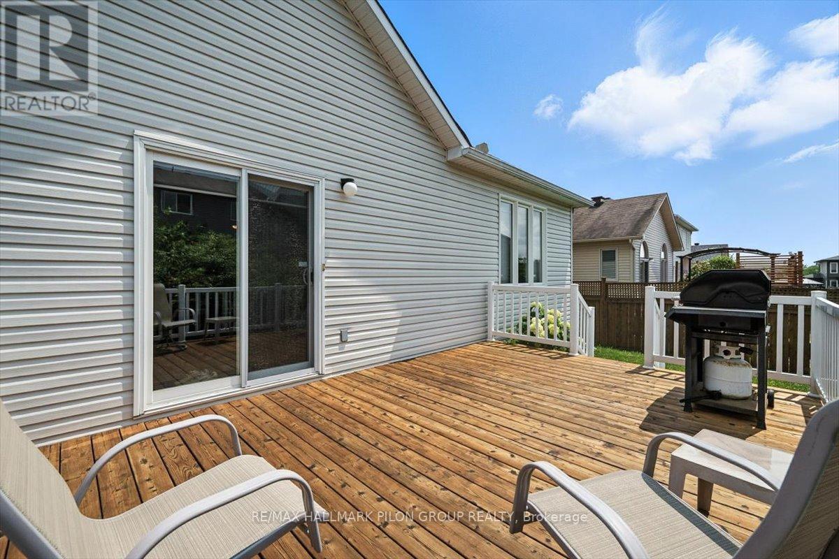 128 Topaze Crescent