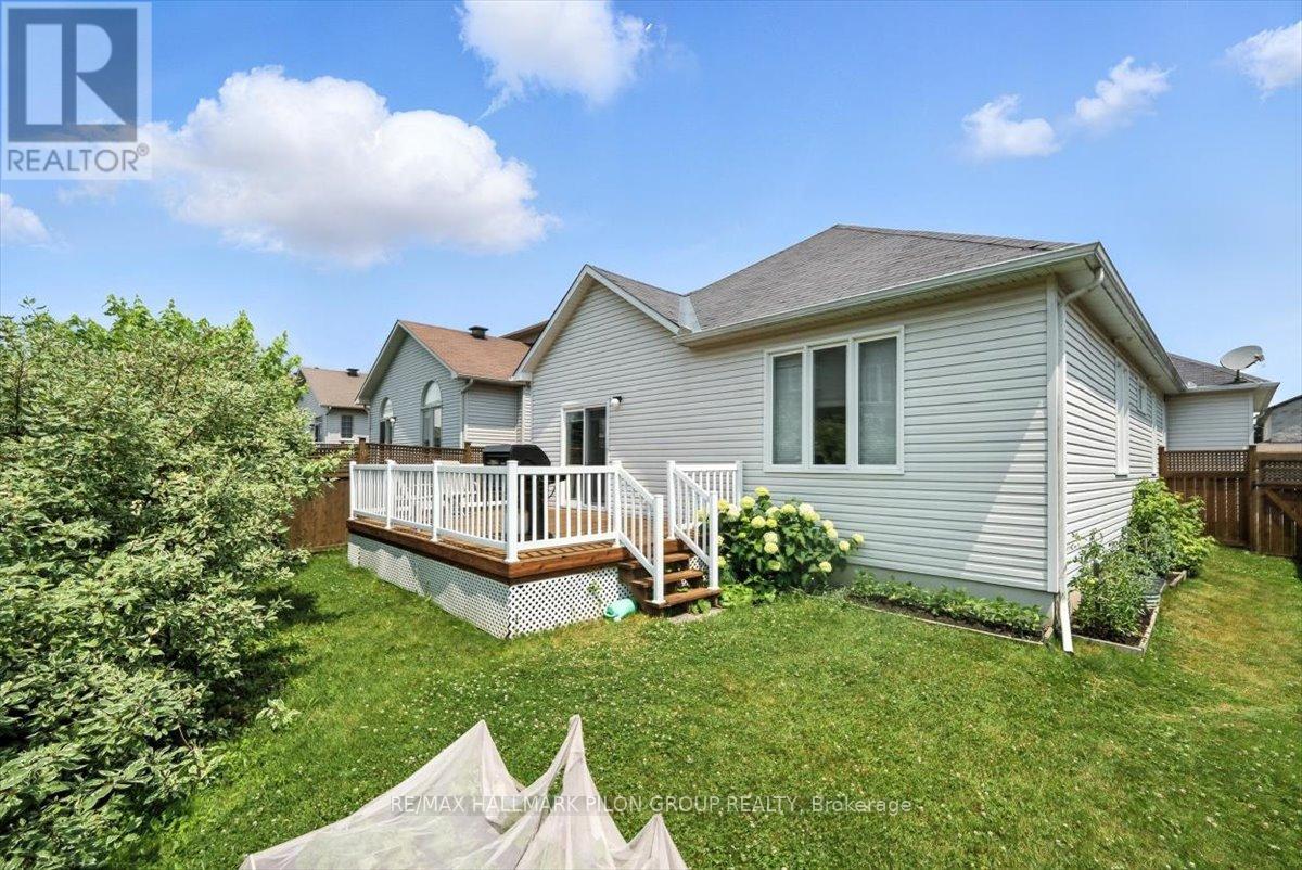 128 Topaze Crescent